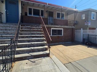 442 Beach 48 St, Far Rockaway, NY 11691