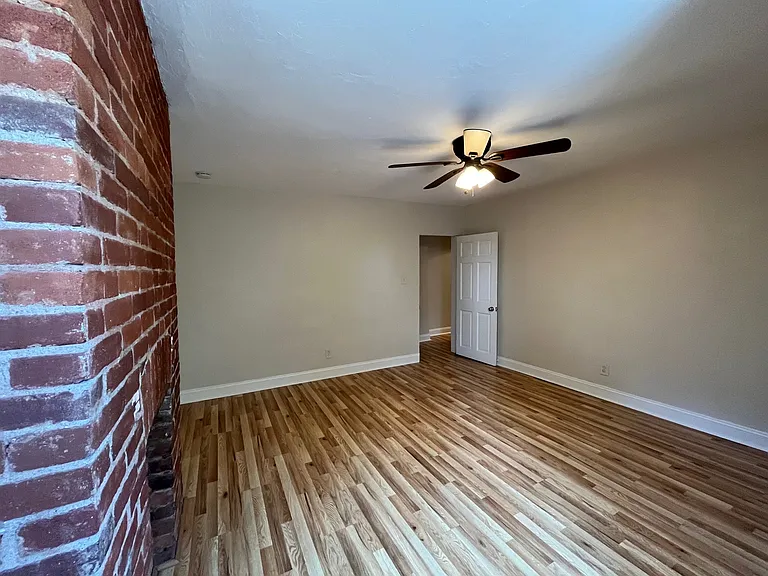 347 Stratford Ave #1 — Photo 12