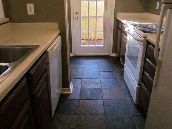 5th image of 2104 Friendly Dr APT 2910