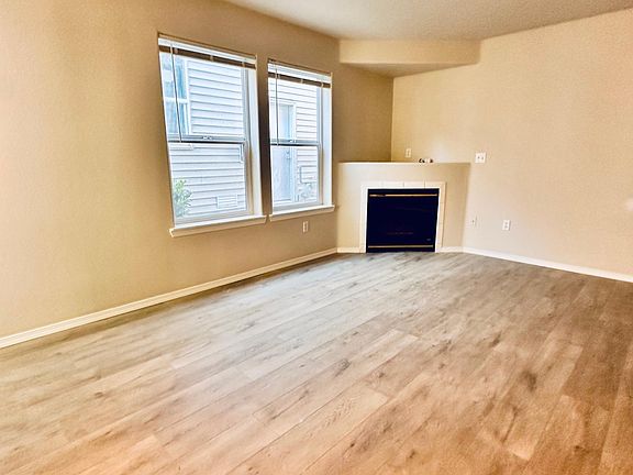 4th image of 8406 NE Knott St Unit B
