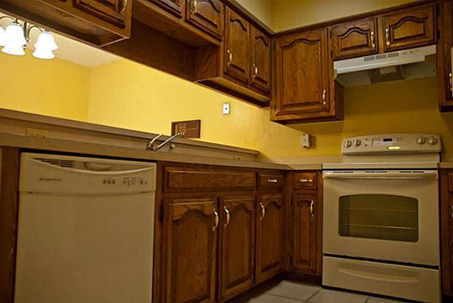 1st image of 5145 Shoregate Dr