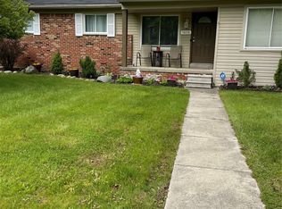 1808 Henbert Rd, West Bloomfield, MI 48324