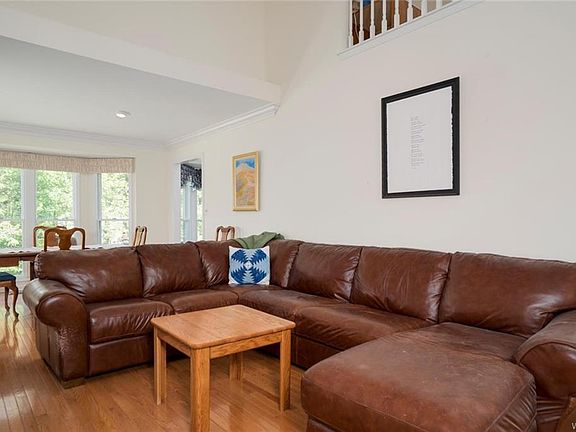 4th image of 27 Brookins Green Dr