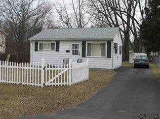 6 Plaske Dr, Niskayuna, NY 12309