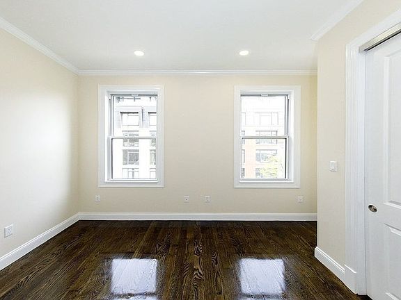 3rd image of 136 9th Ave #5C
