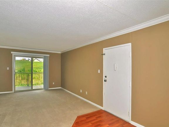 3rd image of 1438 Willow Brook Cv APT 6