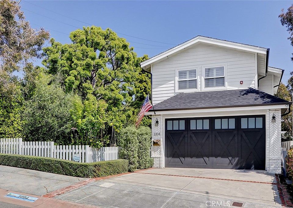 1st image of 2204 Oak Ave