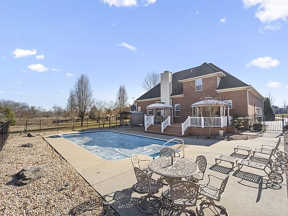 5th image of 1425 Caroline Ct