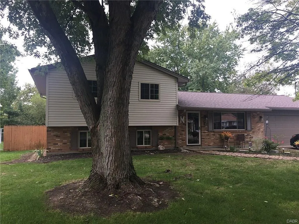 8169 Meadowlark Dr photo 1
