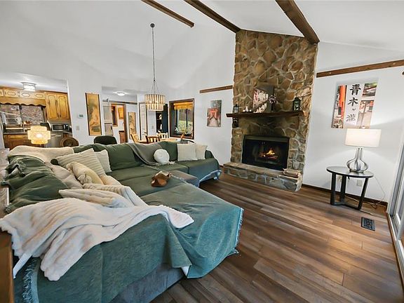 5th image of 200 Villa Rd #128