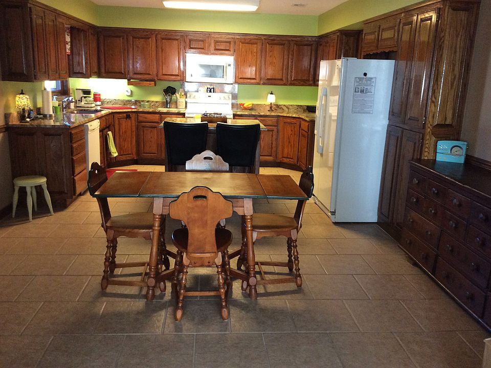 2nd image of 1202 Rolling Oaks Ln