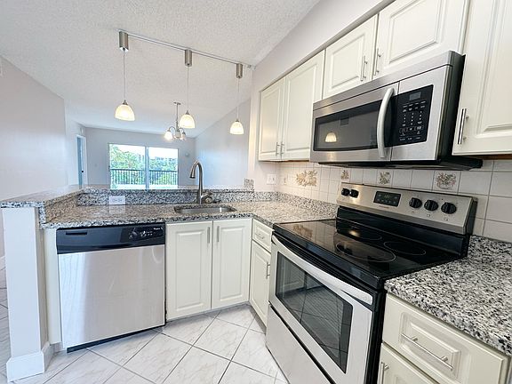 4th image of 2220 N Cypress Bend Dr APT 503