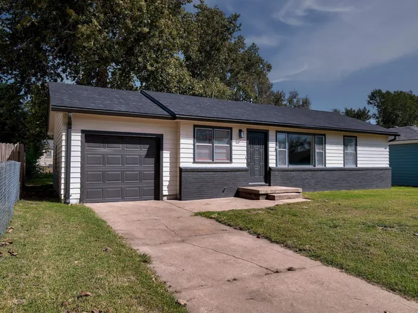 234 Stanley Dr, Arkansas City, KS 67005