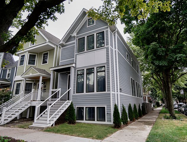 1st image of 2025 W Waveland Ave