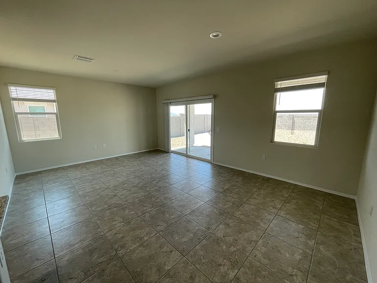36014 W Madrid Ave — Photo 10