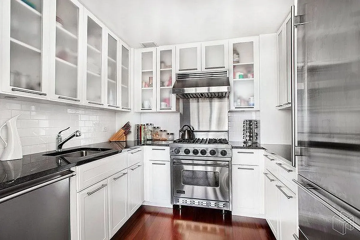 45 Park Avenue — Photo 3