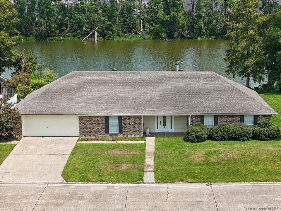 1st image of 3907 Marie Ct