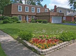 267 Stonegate Rd, Clarendon Hills, IL 60514