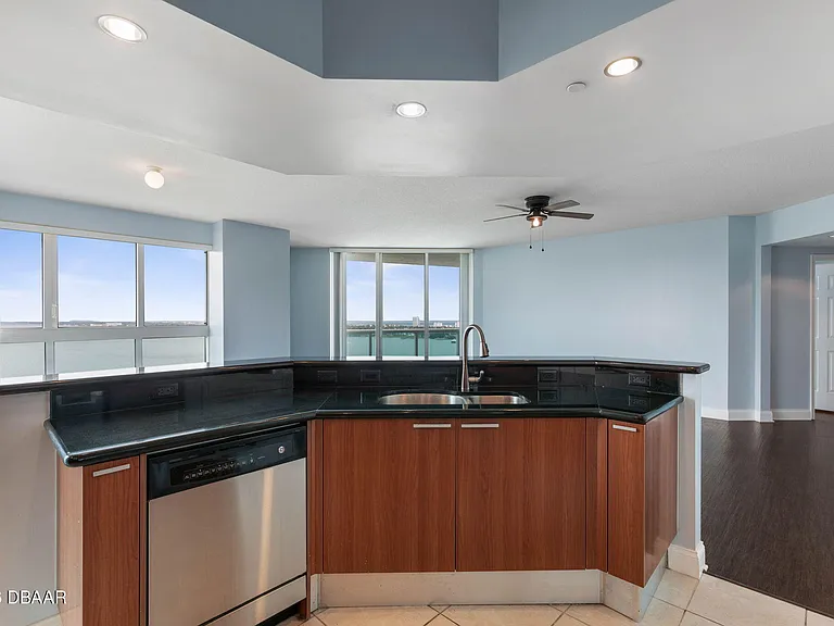 241 Riverside Dr #1710 — Photo 19