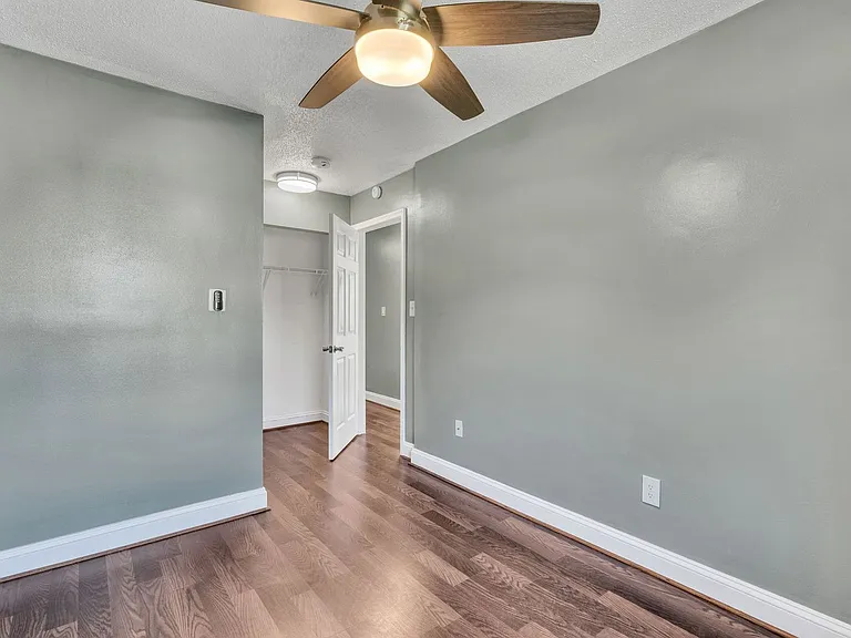 2237 Farrington Ave #203 — Photo 20