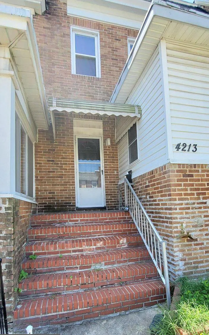 3 bed, 1.5 bath, 1627 sqft, $1,850 — Photo 2