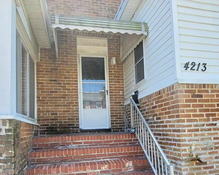 4213 Berger Ave — Photo 2