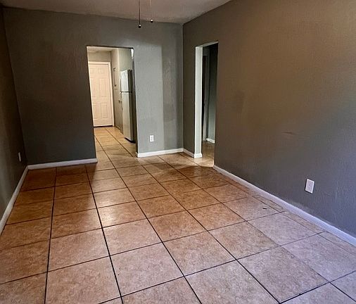 2nd image of 406 E 27th St