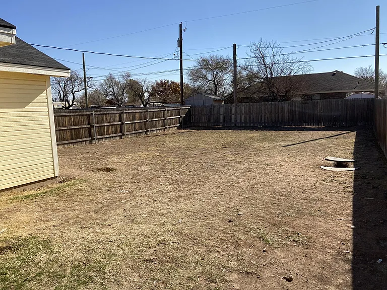 2709 Cornell St — Photo 13