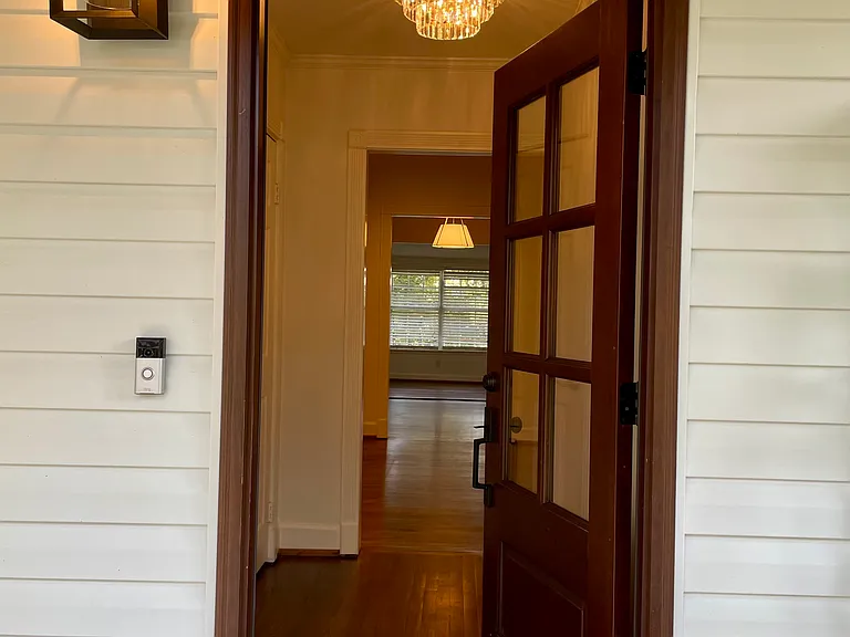 2319 English Village Ln — Photo 2
