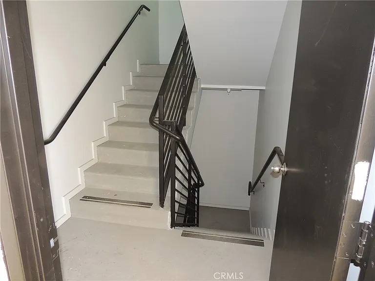 22735 Del Valle St #1 — Photo 12