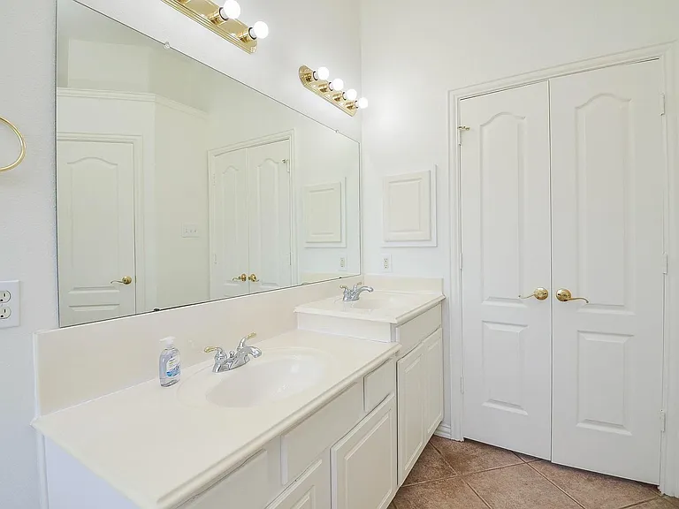 2607 Grand Plantation Ct — Photo 32