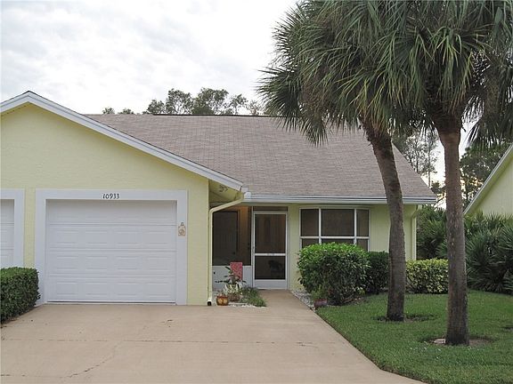 2nd image of 10933 SE Sea Pines Cir