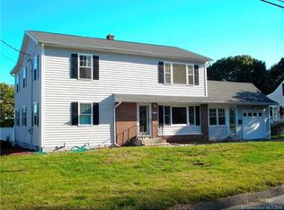 270 Riverdale Dr, Stratford, CT 06615
