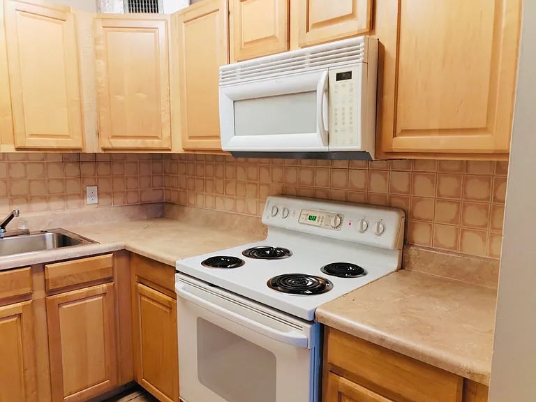 420 S B St — Photo 4