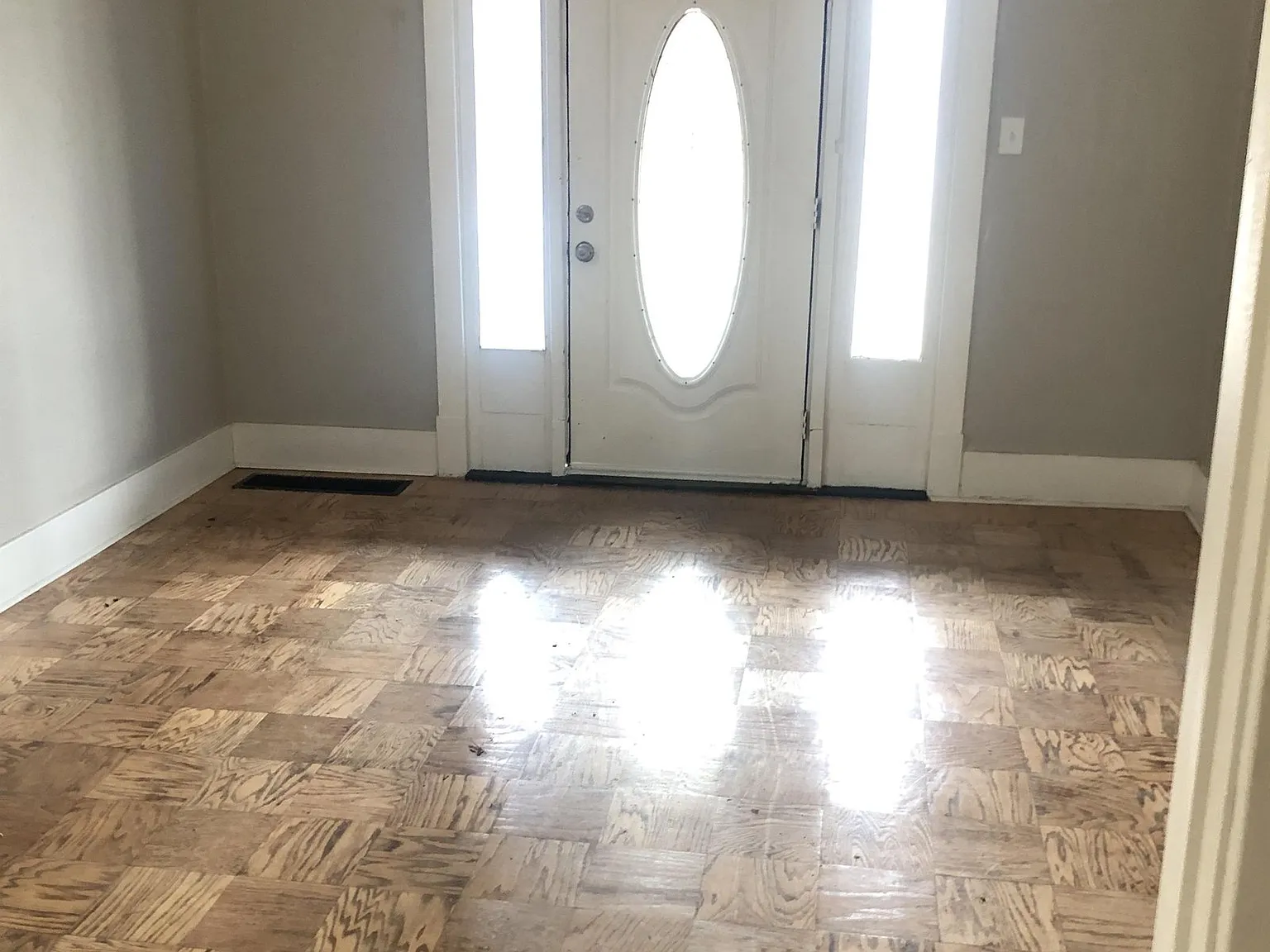 4 bed, 2.0 bath, 1818 sqft, $1,450 — Photo 2