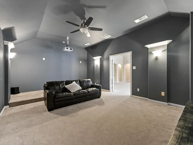 10513 Sedalia Dr — Photo 27