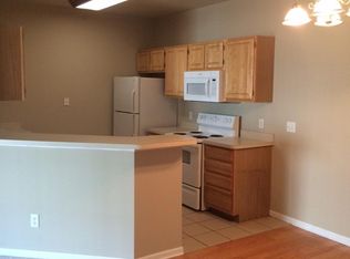 494 Brigg St APT 201, Howell, MI 48855