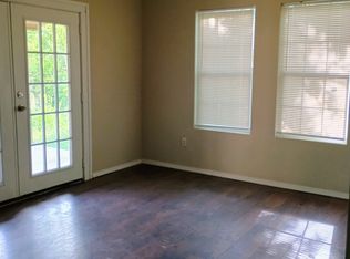 1139 W Ridgewood Ct, San Antonio, TX 78201