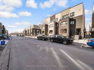 1131 Cooke Blvd #712, Burlington, ON L7T 0C3