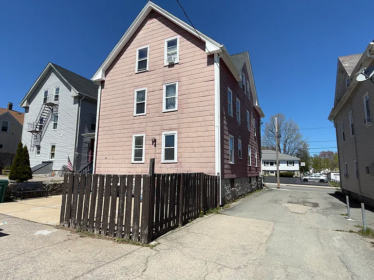 550 Winter St #1 — Photo 21