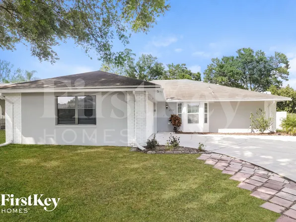 2330 Eastmeadows Ct, Lakeland, FL 33812