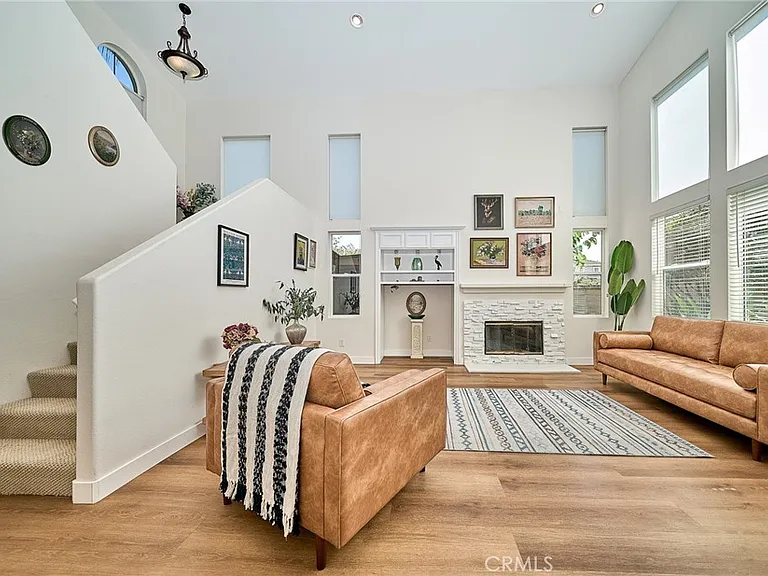 6377 Peach Ave — Photo 7