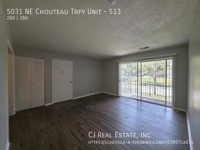 2 bed, 1.5 bath, $995 — Photo 3