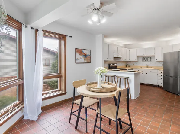 121 Ski Ct, Madison, WI 53713