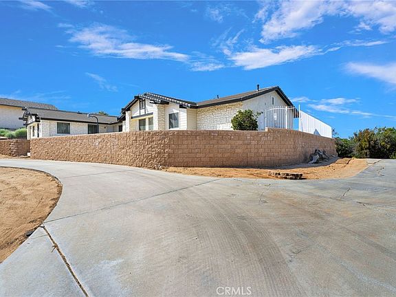4th image of 14942 Riverside Dr