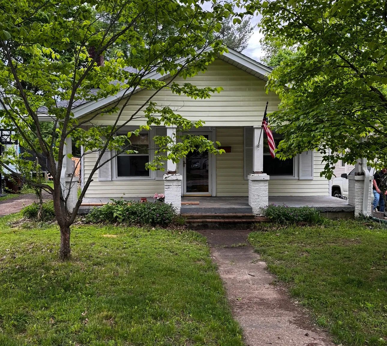 194 Rosemont Gdn — Photo 1