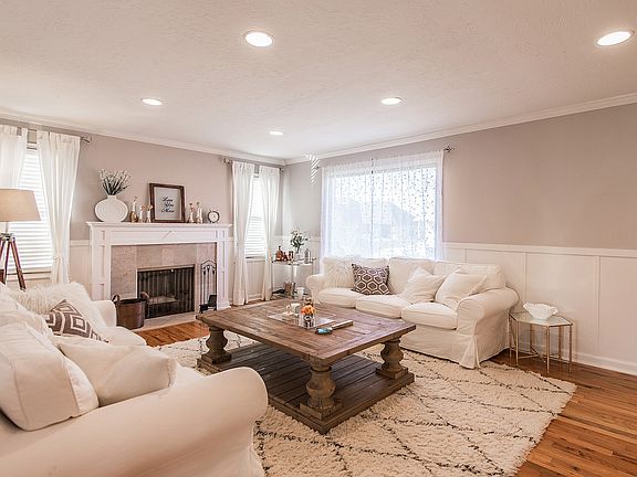 4th image of 1810 E Bosham Ln