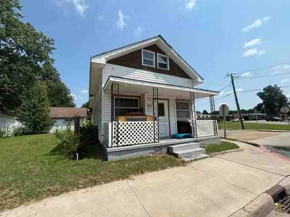 912 S Main St, Charleston, MO 63834