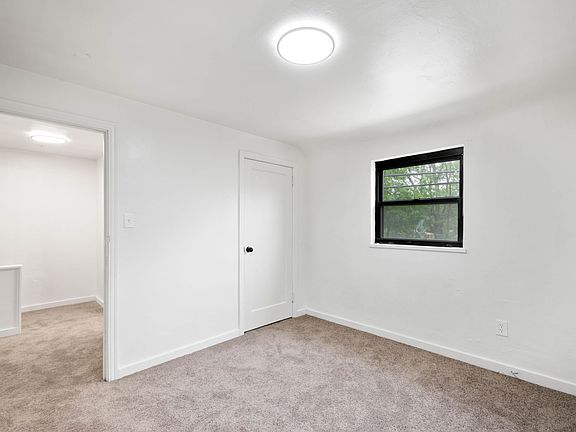 5th image of 21-62 Melvin Ct #B