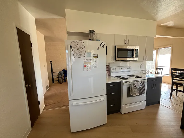 3355-3357 Stanford Ave #3355 — Photo 5